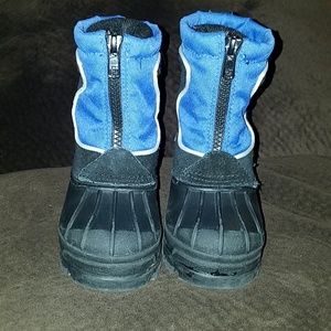 Size 7 toddler boots.